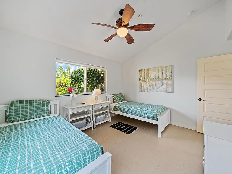 51 W Waipio Rd — Photo 24