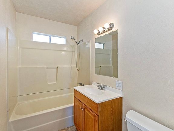 5th image of 639 N Midway Dr #1