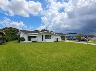800 Willow Dr, Lehigh Acres, FL 33936