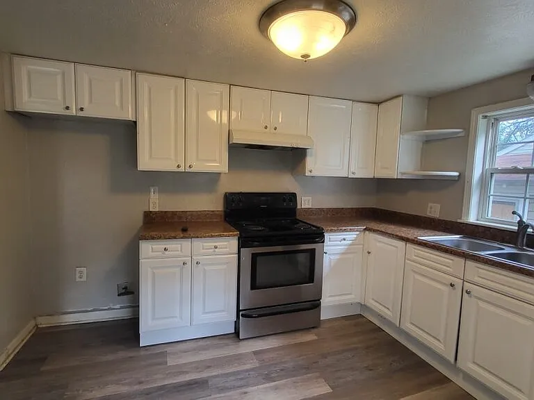 203 E Farmer St — Photo 7