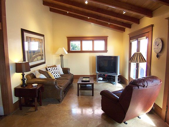 Adjoining Family Room