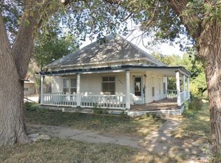 204 S Erpelding Ave, Leonardville, KS 66449