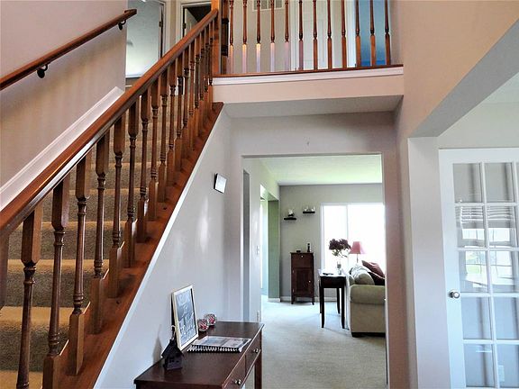 4th image of 1346 Hobart Ct
