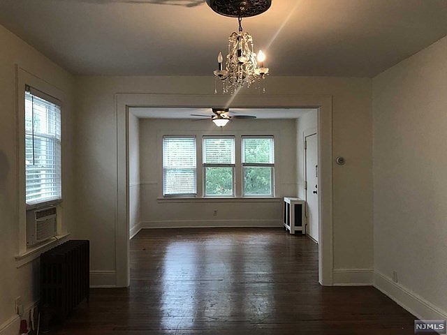 1st image of 440 Fern Ave