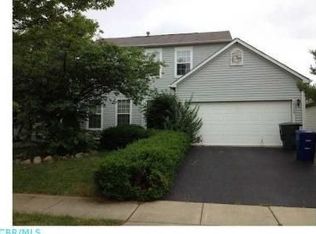 2412 Mills Fall Dr, Hilliard, OH 43026