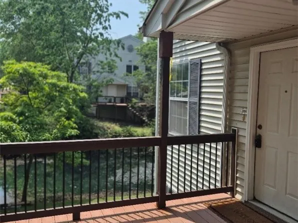 2004 Stoney Run Cir, Broadview Heights, OH 44147
