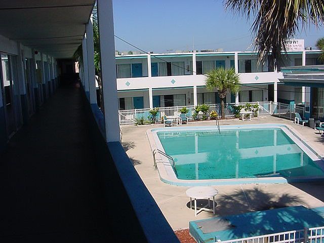 1st image of 420 S Harbor City Blvd