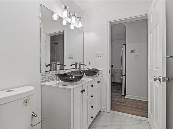 5th image of 17 Holsman St #2