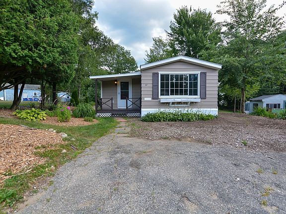 3rd image of 87 Laurel Drive