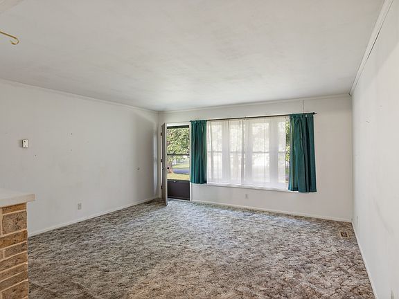 5th image of 710 Glenn Ave
