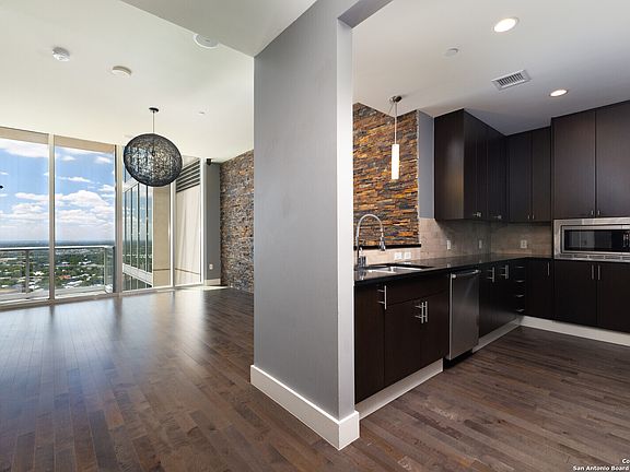 2nd image of 610 E Market St #2609