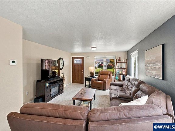 4th image of 3209 22nd Ave SE