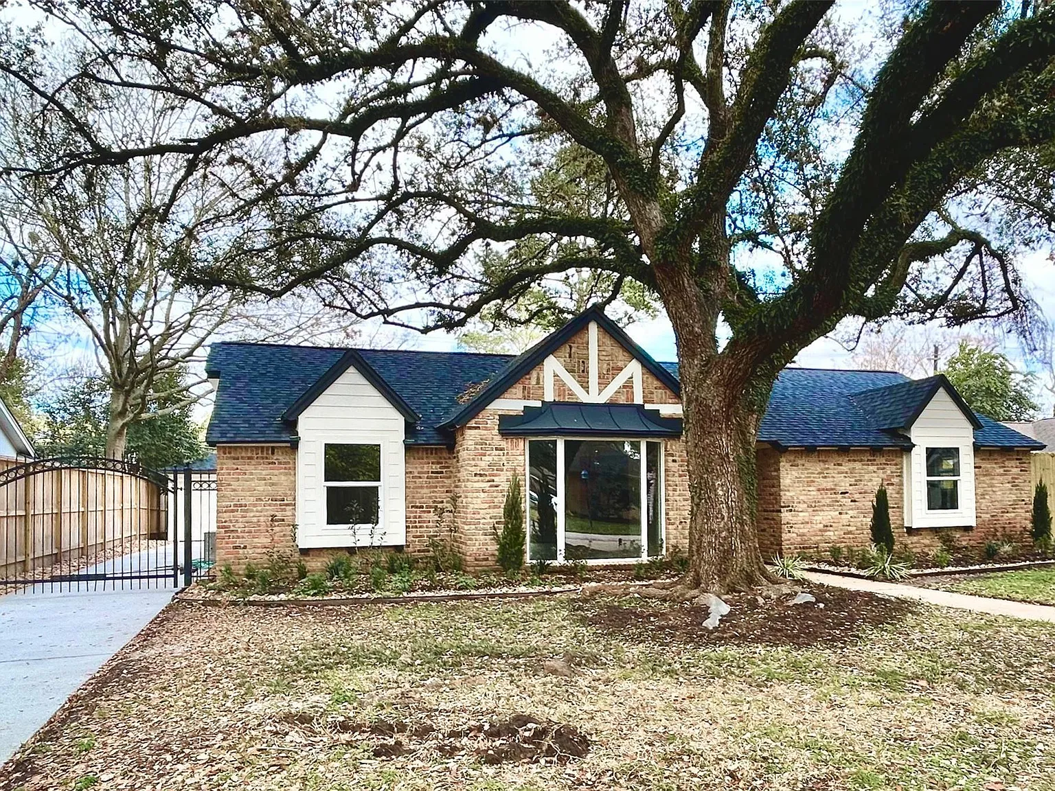 3 bed, 2.5 bath, 2150 sqft, $4,000 — Photo 2
