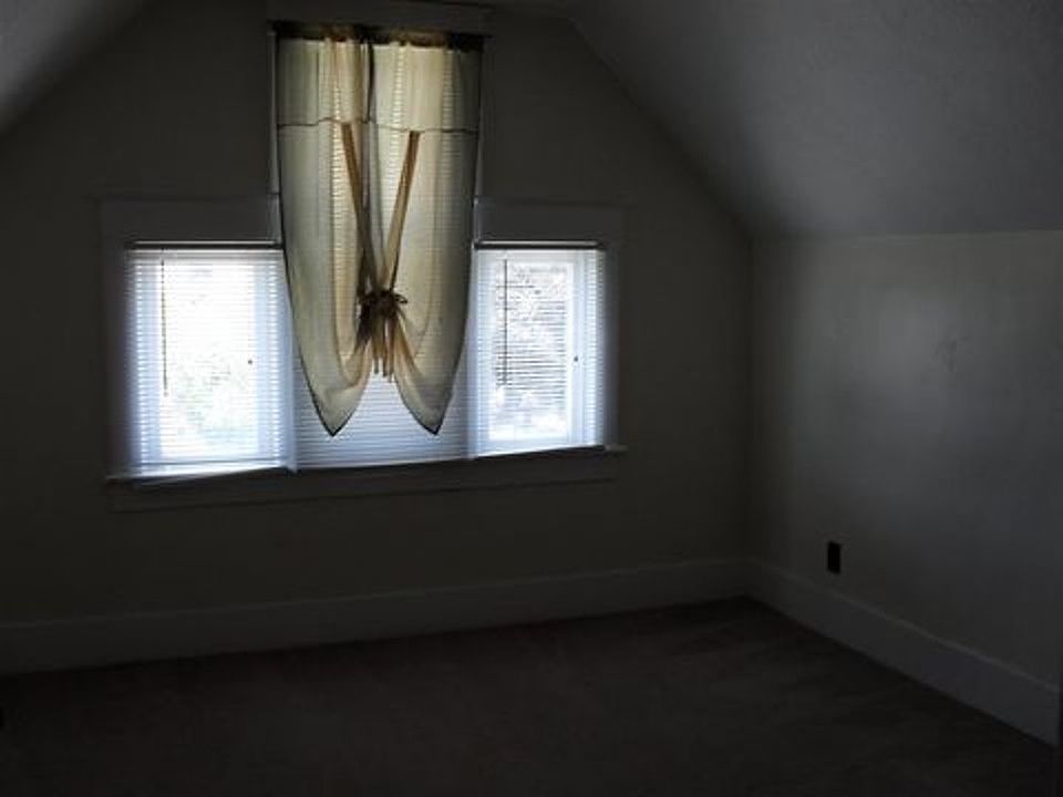 2nd image of 15 E Main St #2