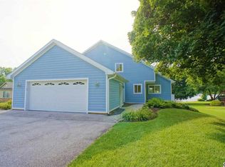 406 Lake Meade Dr, East Berlin, PA 17316