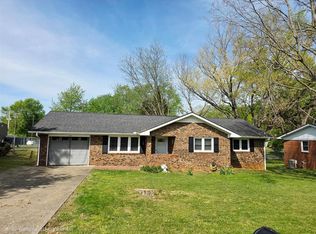174 Circle Dr, Auburn, KY