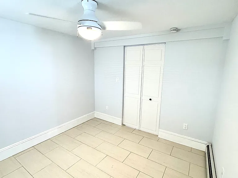 19 Illinois Ave — Photo 8