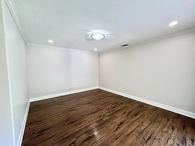 2494 Lone Oak Dr — Photo 41