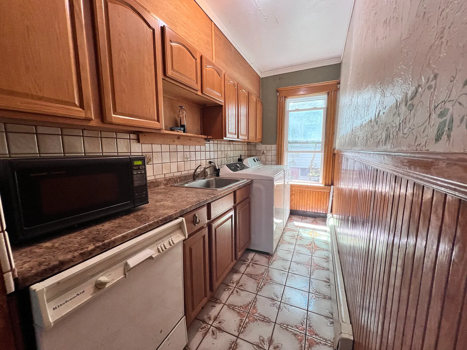 3 bed, 1000 sqft, $2,100 — Photo 4