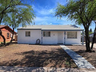 Front of 2404 E 19th Street