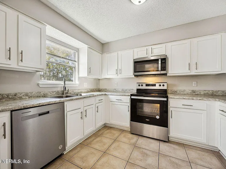 1226 Turtle Creek Dr S — Photo 4