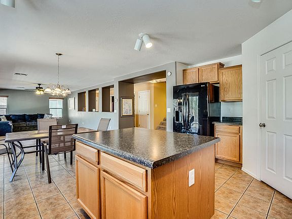4th image of 114 N Saguaro St