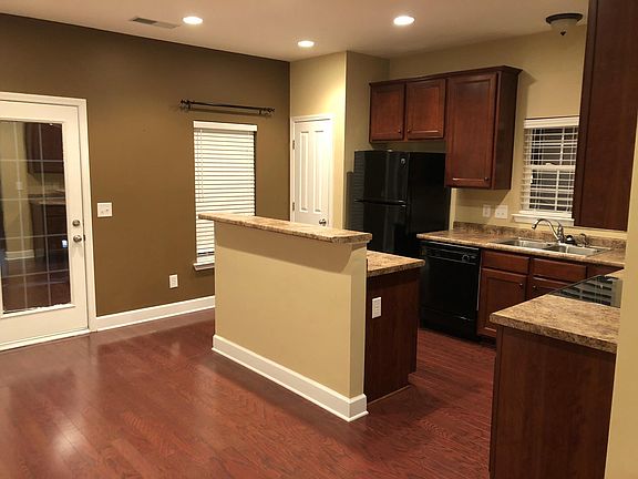 5th image of 8120 Lenox Creekside Dr