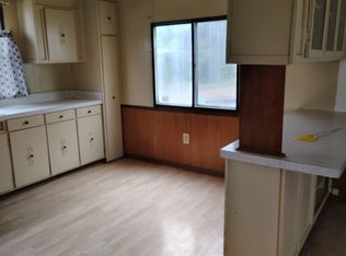119 Village Park Dr, Emerado, ND 58228