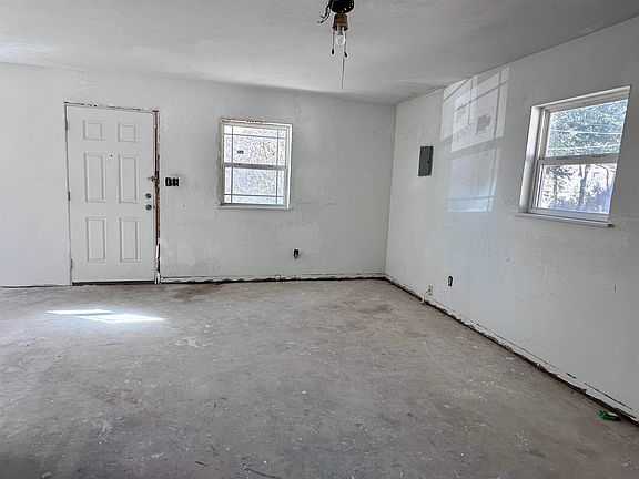 3rd image of 1203 Harlem St