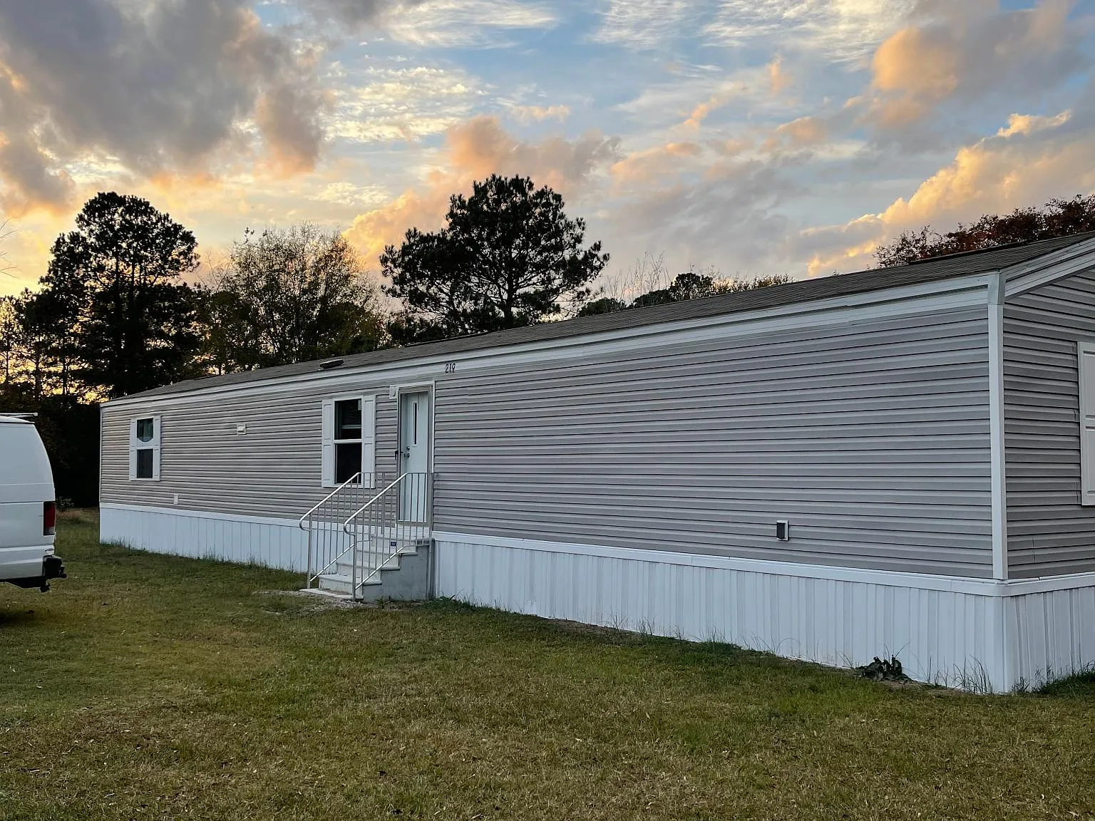 3 bed, 1063 sqft, $1,300 — Photo 2