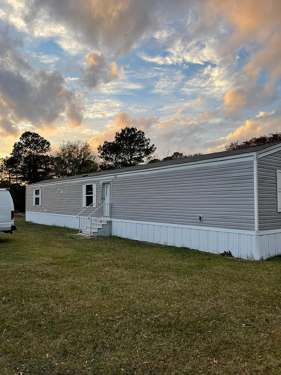 Building Photo - 219 Garfield Dr
