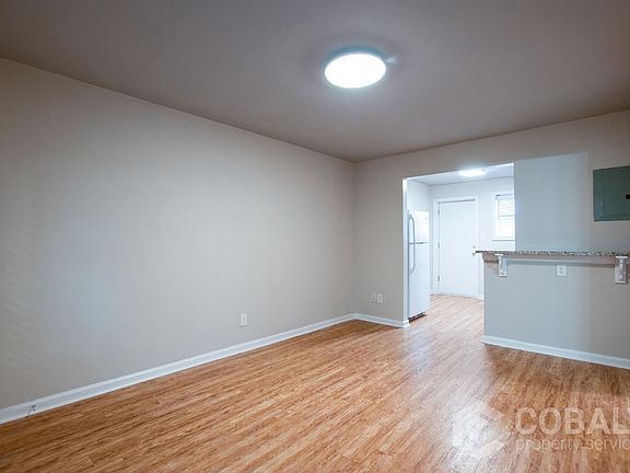 5th image of 271 Glen Iris Dr NE #4A