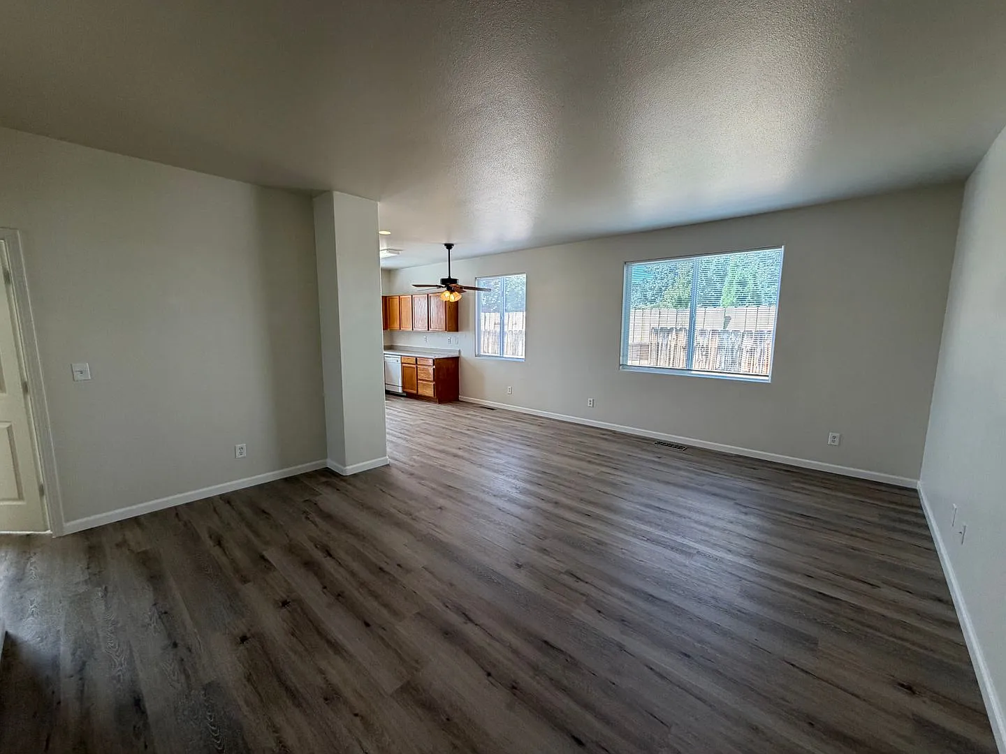 Northwest 3 bedroom, 2 bathroom home available now! — Photo 2