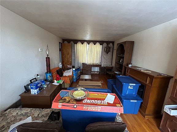 3rd image of 3931 Frederick St