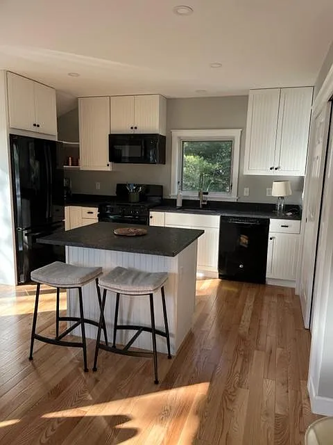 2 bed, 1200 sqft, $2,500 — Photo 3
