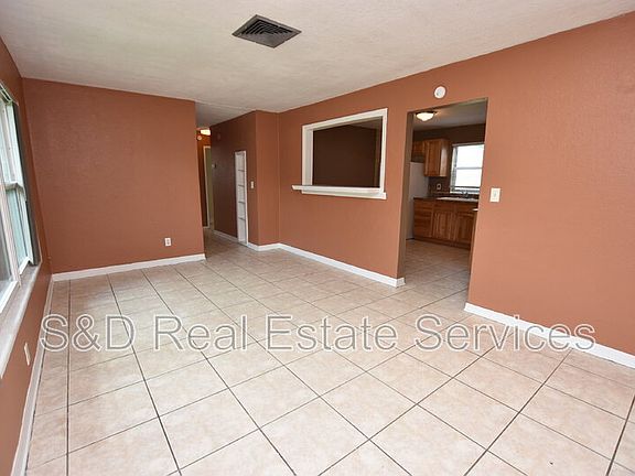 4th image of 1804 Elk Dr