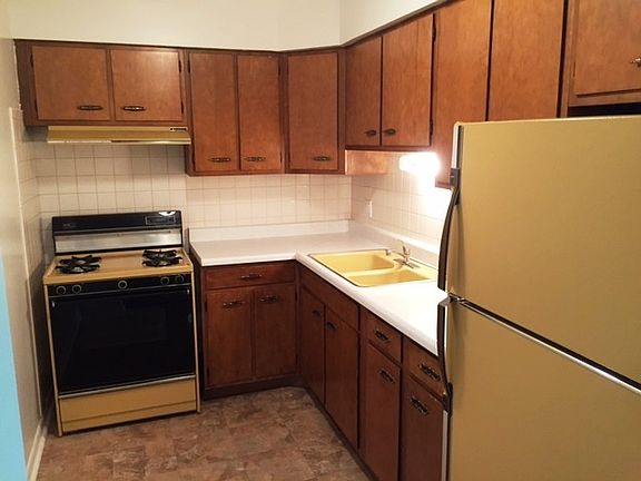 5th image of 8444 W Wilson Ave Unit 304