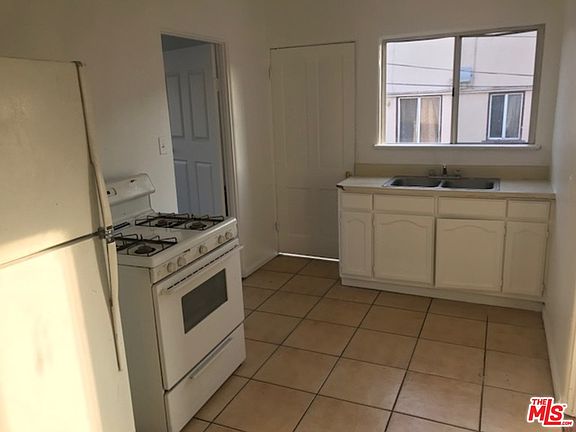 5th image of 5661 Fulcher Ave
