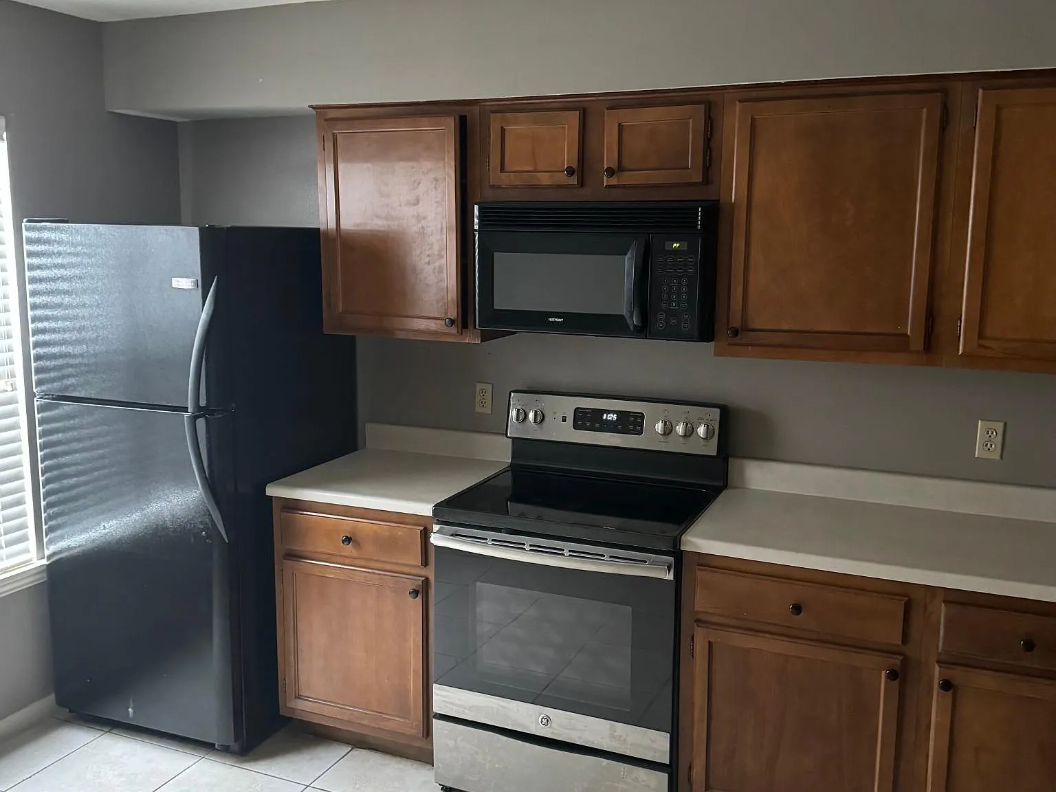 2 bed, 1.5 bath, 950 sqft, $995 — Photo 2