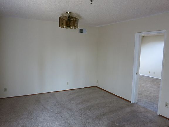3rd image of 5140 Catoctin Dr