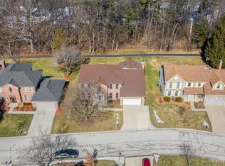 6018 Mill Bridge Ln, Lisle, IL