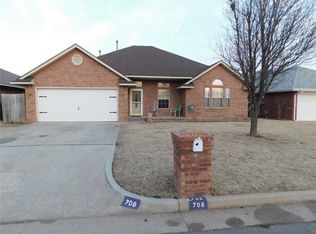 708 Tumbleweed Dr, Yukon, OK 73099