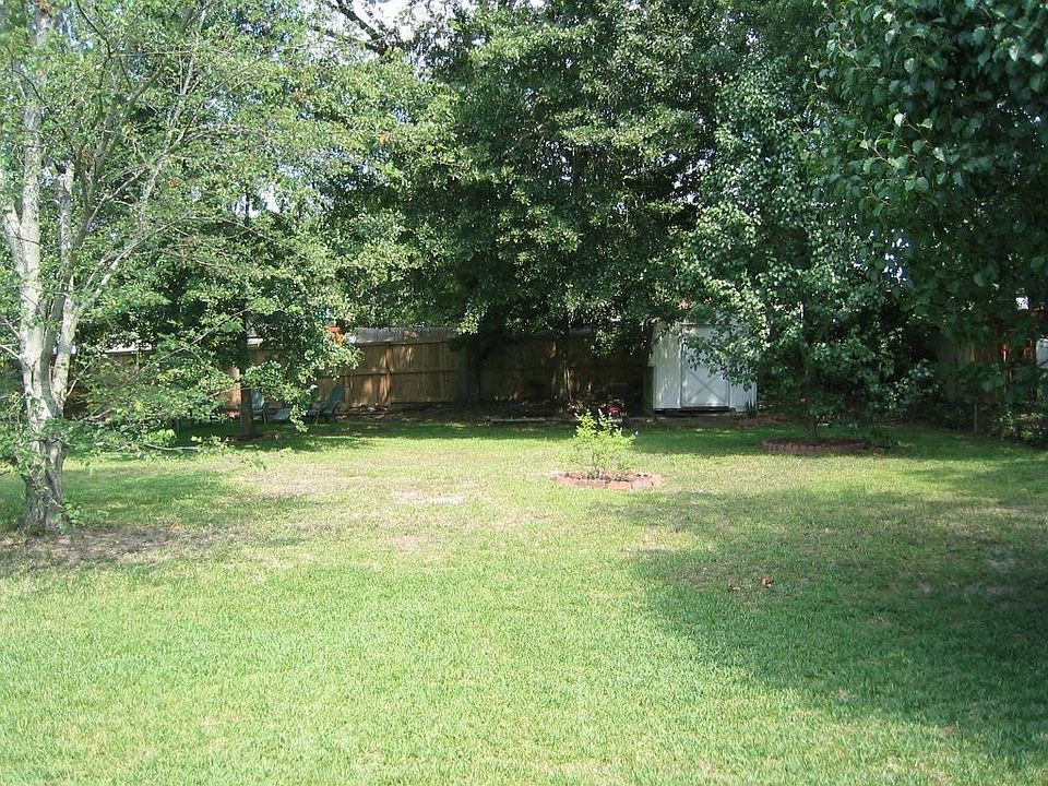 2nd image of 1210 Hawthorne Rd