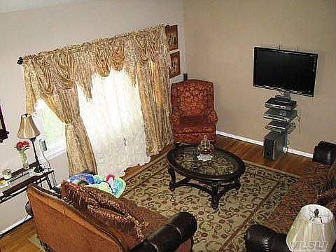 4th image of 288 Niles St