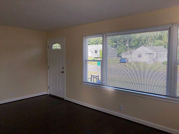 4th image of 10145 Cabot Dr
