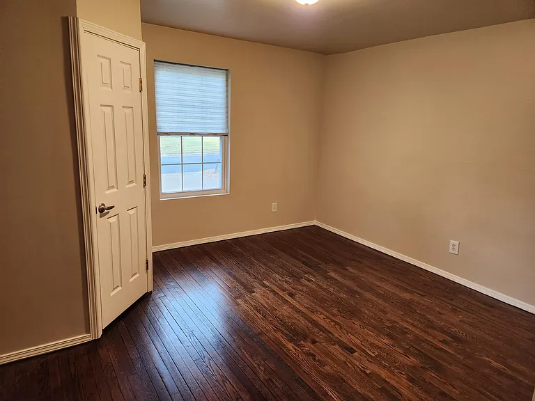 434 S Richmond Ave — Photo 17