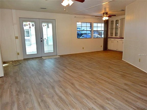 4th image of 3 Pine Ln