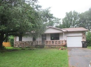 15 Woodbriar Dr, Jacksonville, AR 72076