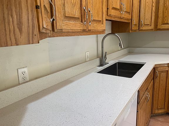 4th image of 5564 S Dunbarton Dr