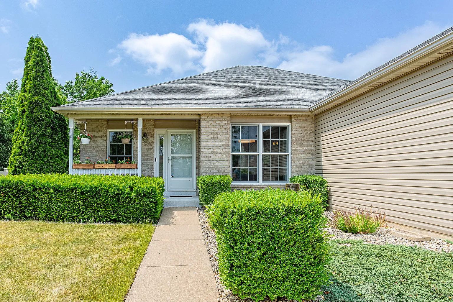 2101 Wesmere Lakes Dr photo 1